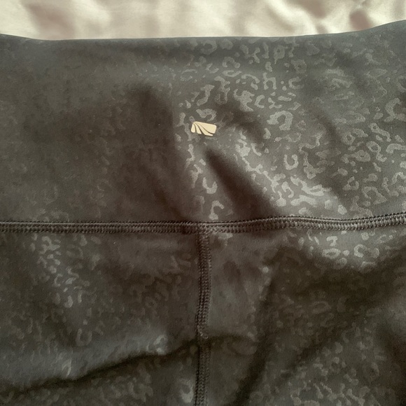 Black cheetah print leggings - Picture 2 of 4